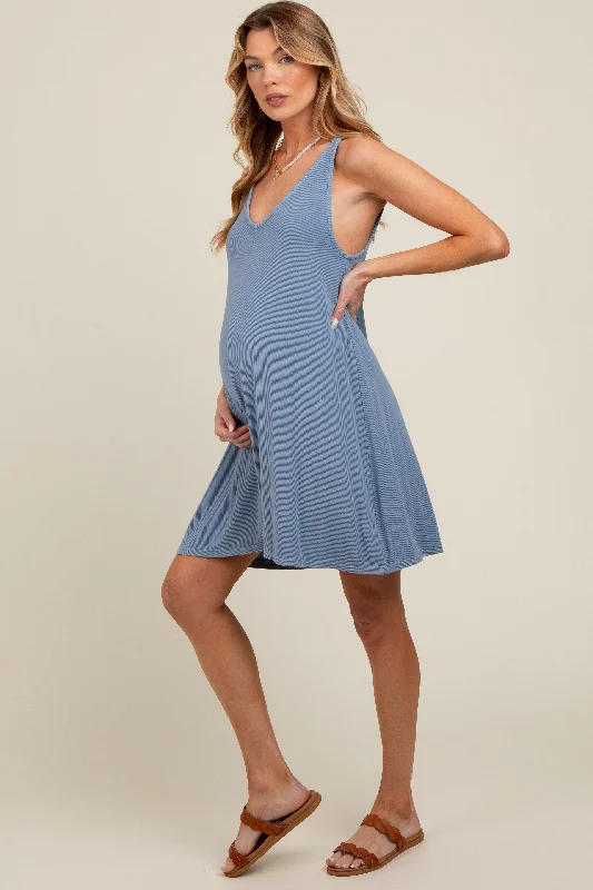 blue-ribbed-sleeveless-front-seam-maternity-dress