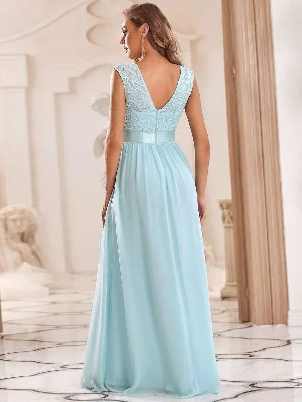 classic-round-neck-v-back-a-line-chiffon-bridesmaid-dresses-with-lace-ep00646