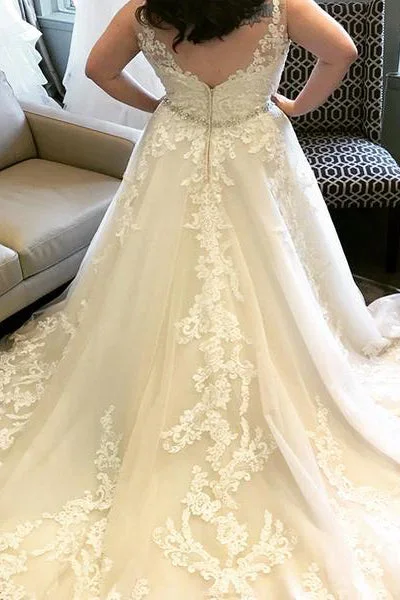 ivory-appliques-plus-size-long-wedding-dress-with-train