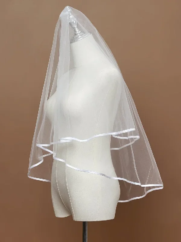 simple-double-layered-wedding-veil-with-scalloped-edge-ca50102