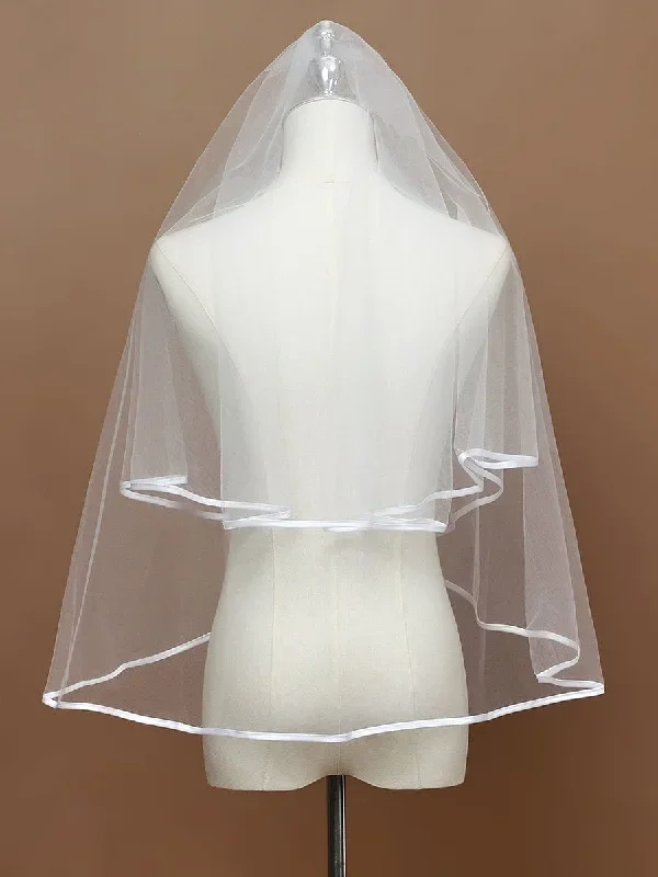 simple-double-layered-wedding-veil-with-scalloped-edge-ca50102