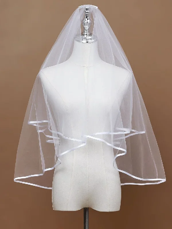 simple-double-layered-wedding-veil-with-scalloped-edge-ca50102